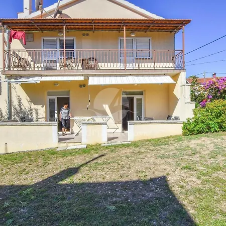 Apartments Flora Pakostane Exterior photo