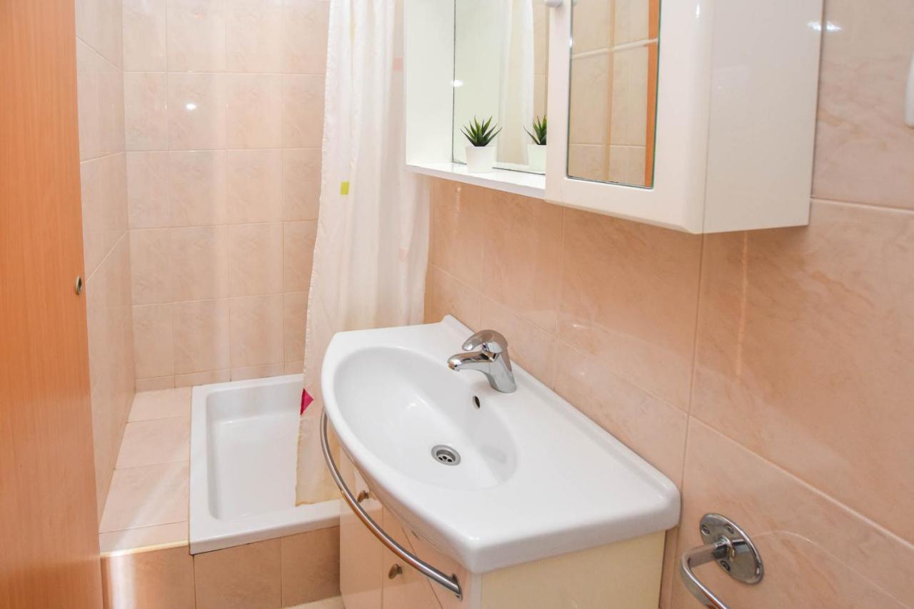 Apartament Flora Pakoštane