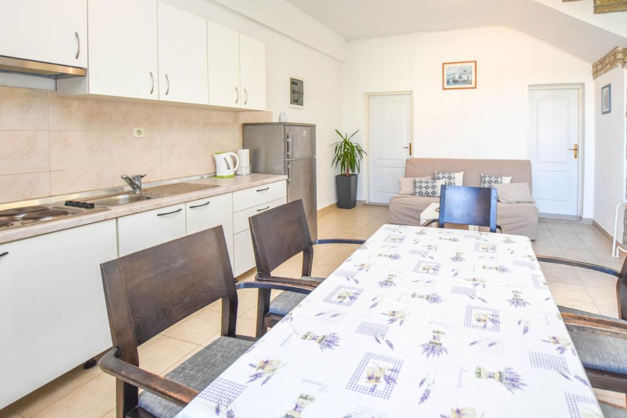 Apartament Flora Pakoštane