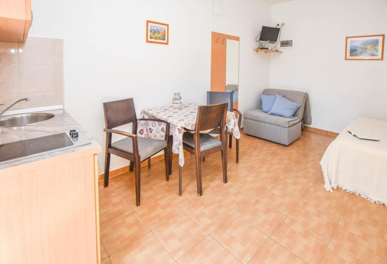 Apartament Flora *